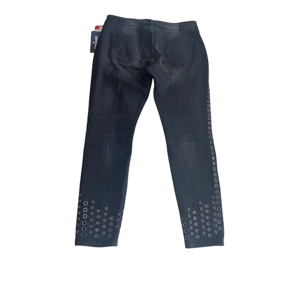 TRUE RELIGION Feathered Black Jennie Curvy Ankle Embellished Jeans Size 32 - Picture 8 of 16